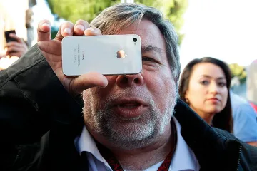 Носталгия! Един стар телефон стана златен