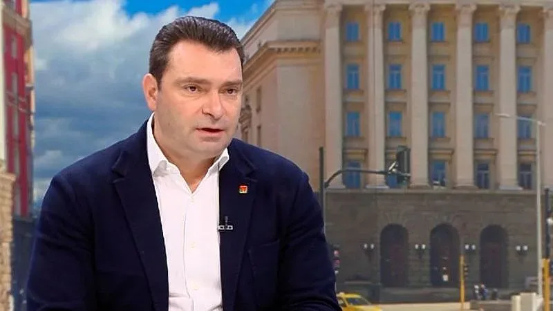 Паргов разкри какво се случва между БСП и Радев