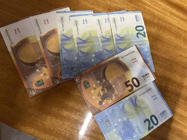 Младежи се опитаха да платят с фалшиви евро