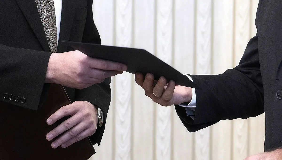 Радев връчва втория мандат, ПП-ДБ ще го върнат веднага