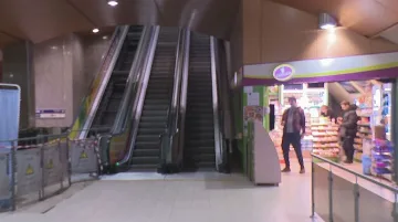 Произвол в метрото! Ескалатори на ключова станция блокирани