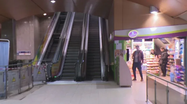 Произвол в метрото! Ескалатори на ключова станция блокирани