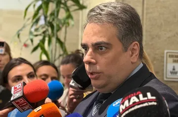 Информационно обслужване закова Асен Василев, разкри лъжите му за машините