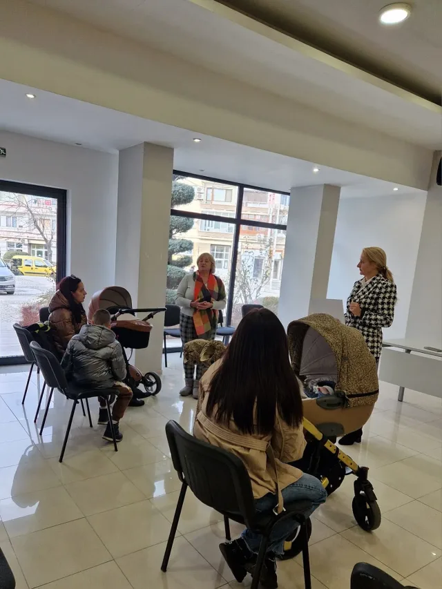 С грижа за бъдещето: 17 новородени получиха ваучери от Община Казанлък