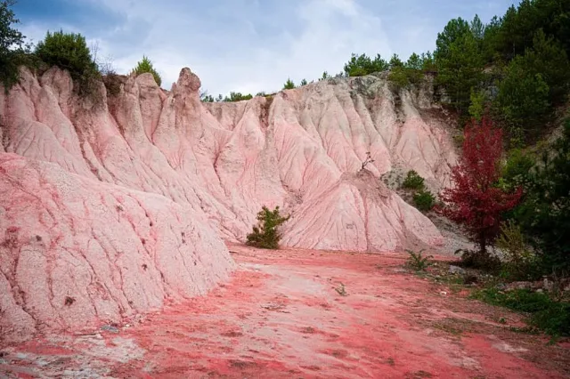 Розови пирамиди в България. Ето къде се намират 
