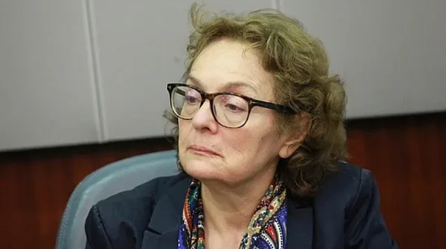 Защо Радев избра дерибеите? Политолози проговориха