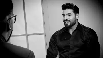 Фики призна за брат си Емрах