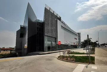 Емблематични сгради в Пловдив отиват на тезгяха