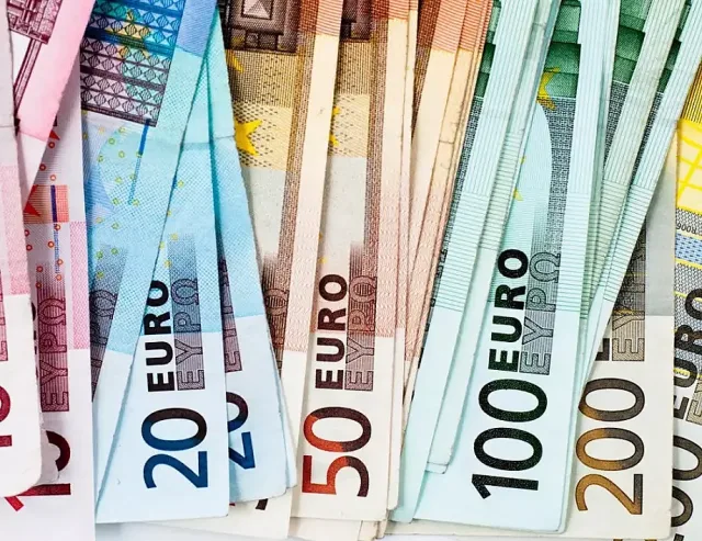 Тази евробанкнота не я искат в магазините!