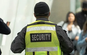 Работа за охранители: Какви умения се търсят и как да изберете надежден работодател със Zaplata.bg