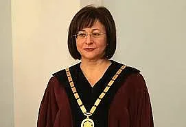 Радев е в ръцете на тази жена !