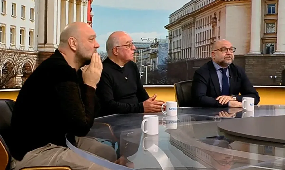 Анализатори за Радев: Играч с милионен вот, какъвто никой друг няма!