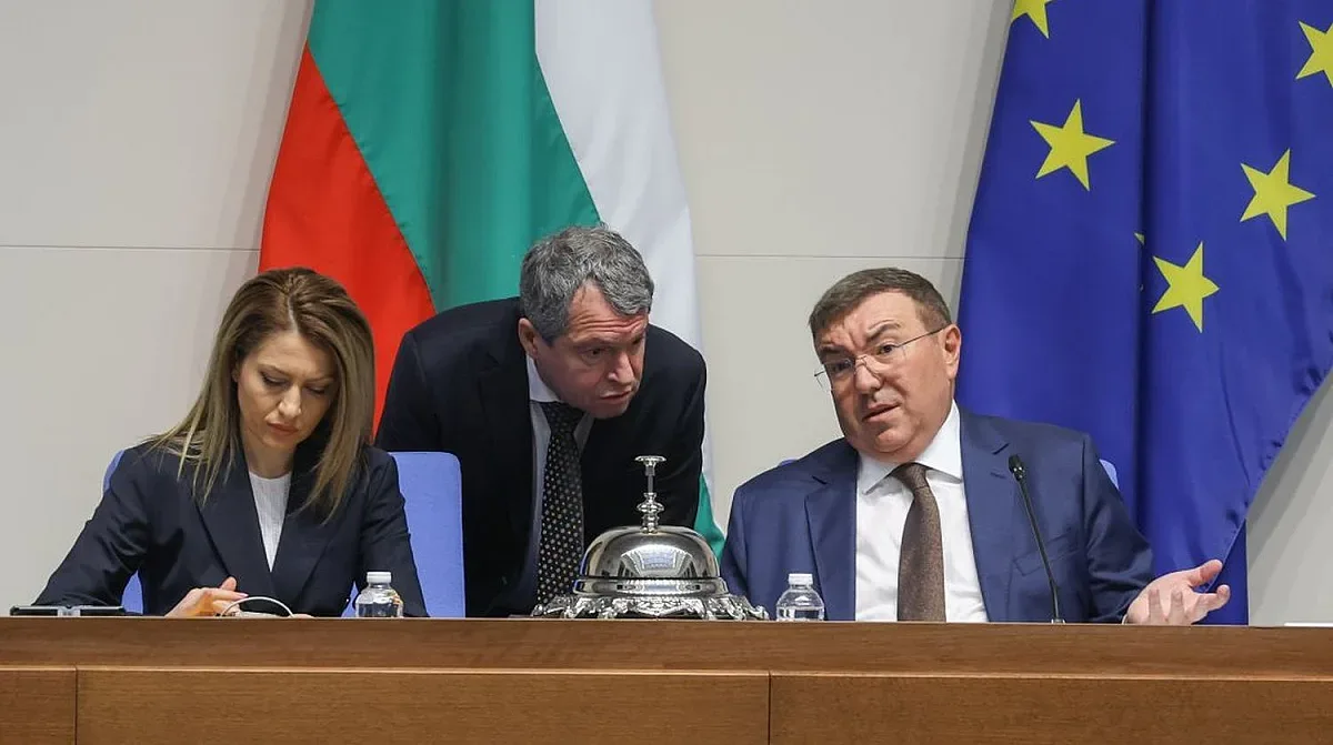 Скандал и викове в парламента заради Изборния кодекс