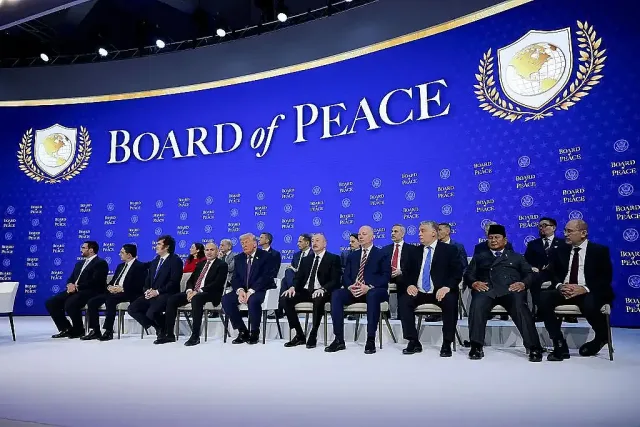 България с тригодишно членство. Вижте устава на Съвета за мир