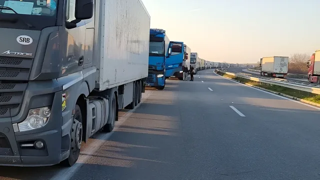 Интензивен трафик за камиони на Капитан Андреево и Лесово