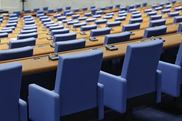 Кворумът пак провали парламента, изборните промени се отлагат