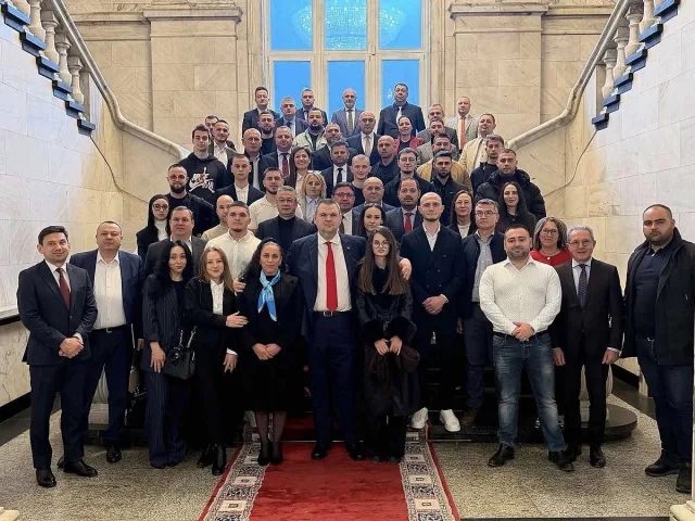 Пеевски се срещна с младежи от Бургас