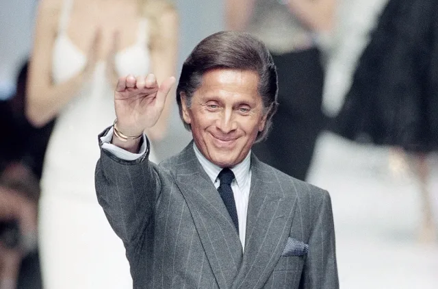 Светът се сбогува с последния Крал на модата. Видео и уникални снимки