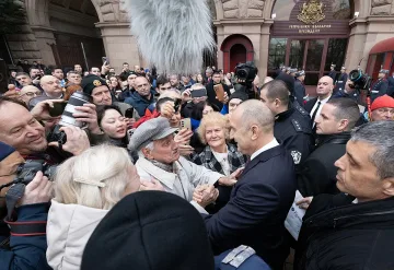 Най-верните си тръгнаха заедно с Радев