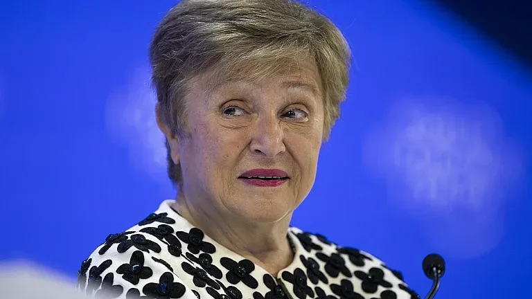 Кристалина бие тревога! Опасност за много работещи