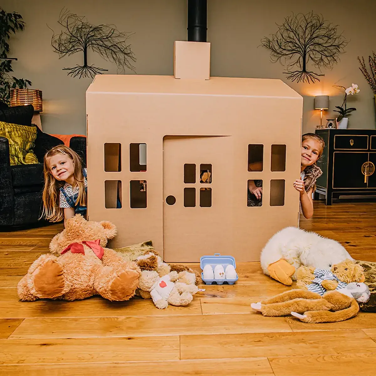 Картонът срещу екрана: когато въображението е най-добрият учител