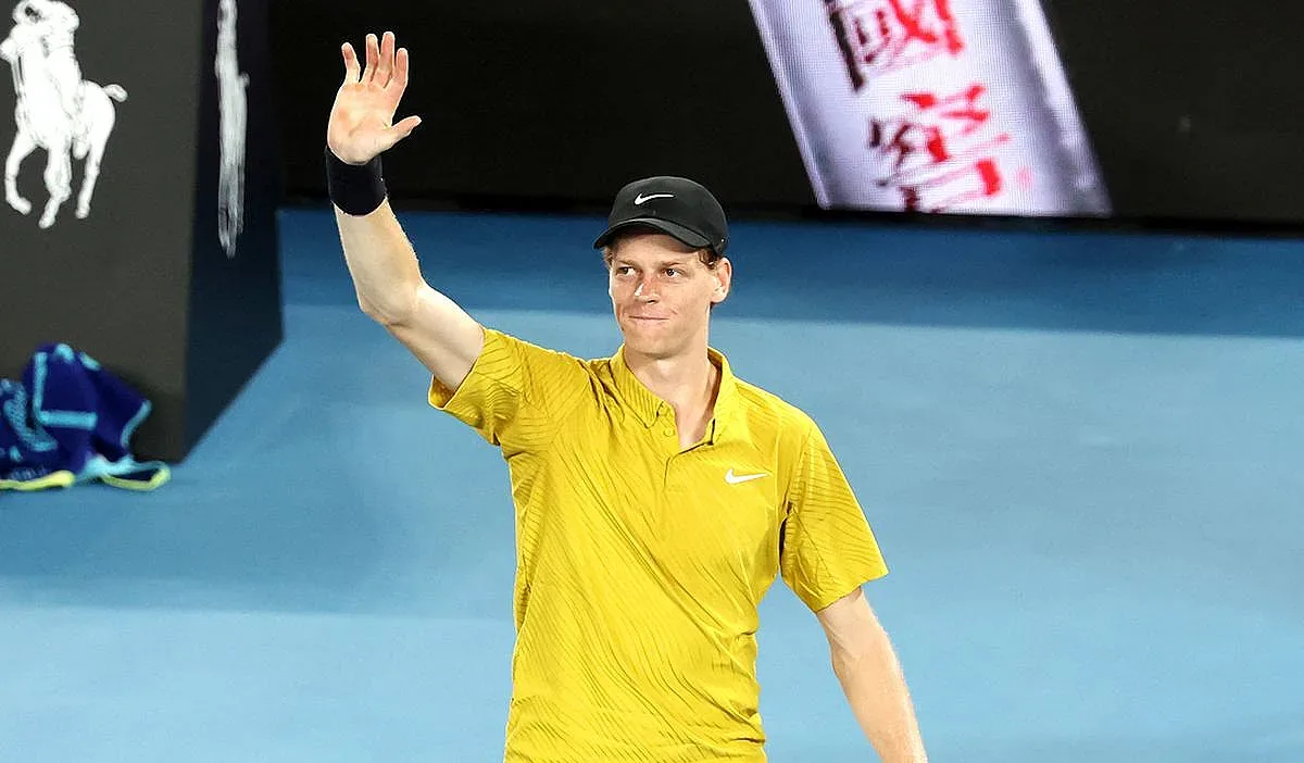 Крампи, затворен покрив и обрат - Синер оцеля в австралийския пек