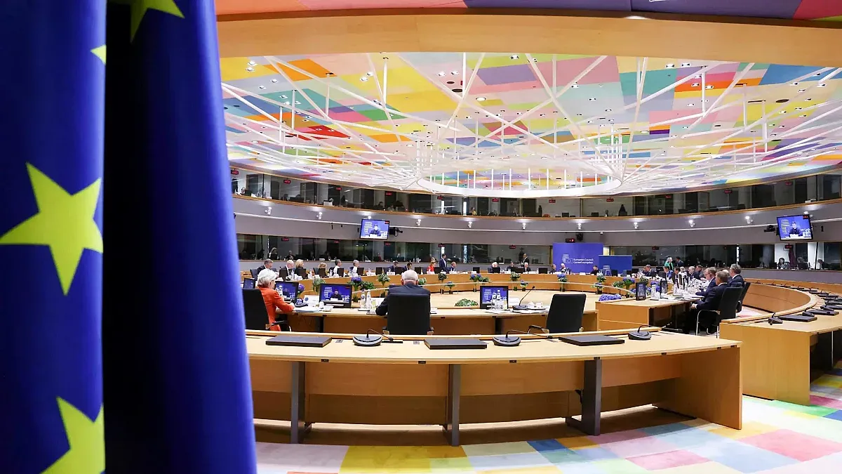 ЕС с нов мощен удар по Русия и дипломатите й