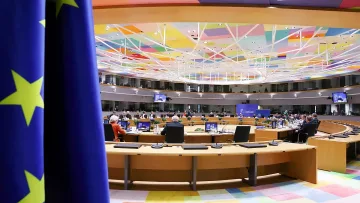 ЕС с нов мощен удар по Русия и дипломатите й