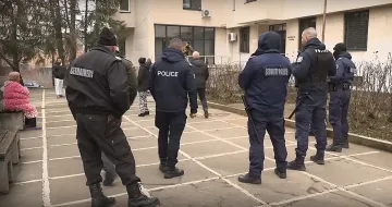 Кръв на улицата! Два клана се млатиха с метални тръби