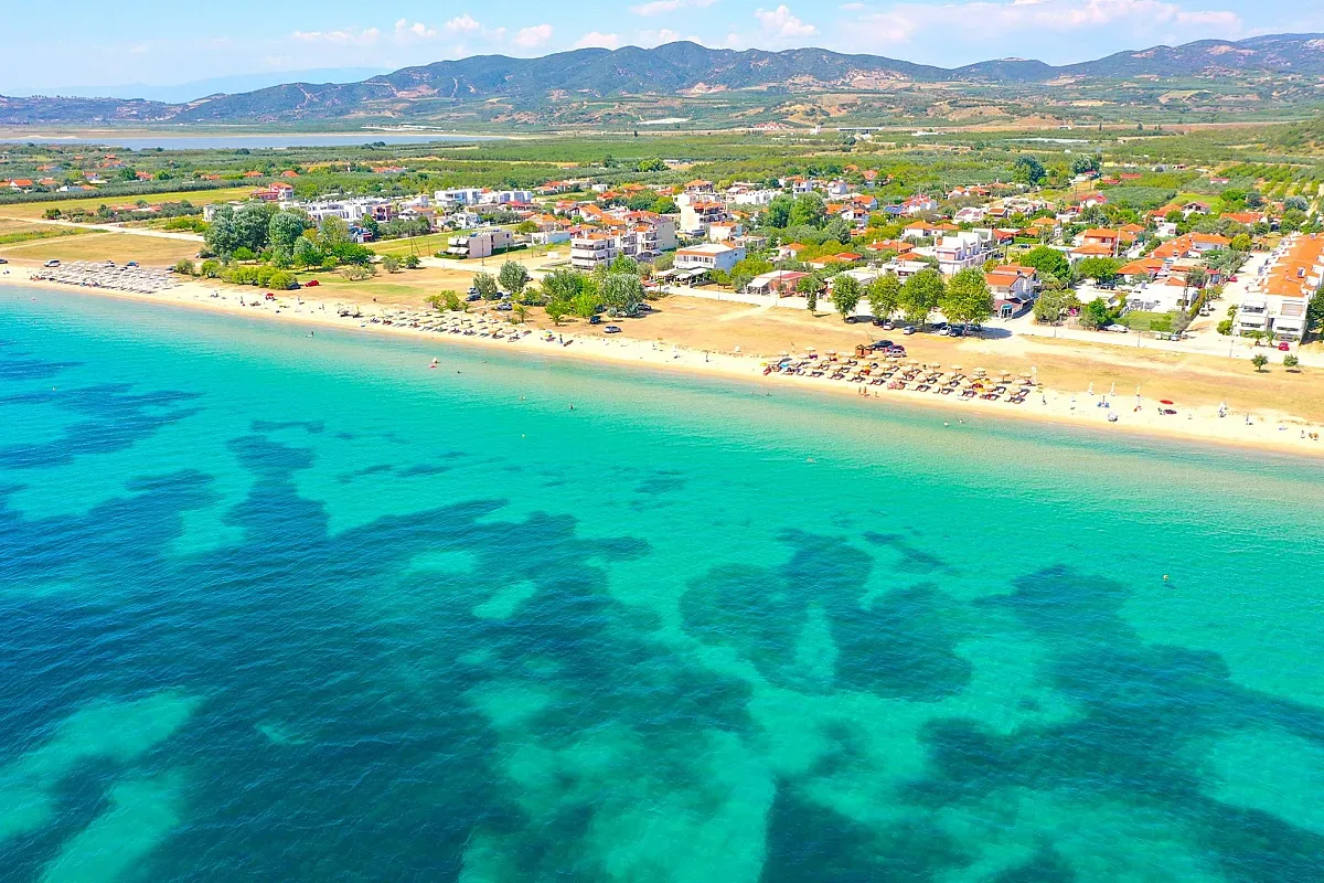 Българите се изтеглят от имоти на гръцкото море. Причините