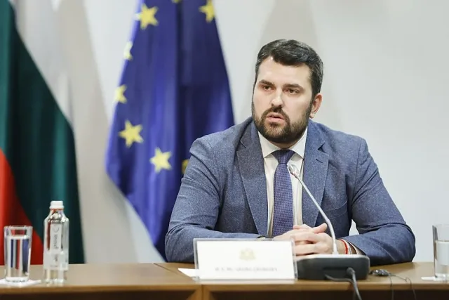 Георг Георгиев се оправдава за ратификацията на Съвета за мир: Няма срок