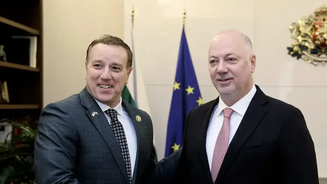 Стратегическо партньорство! Желязков разговаря с конгресмена Пат Фалън