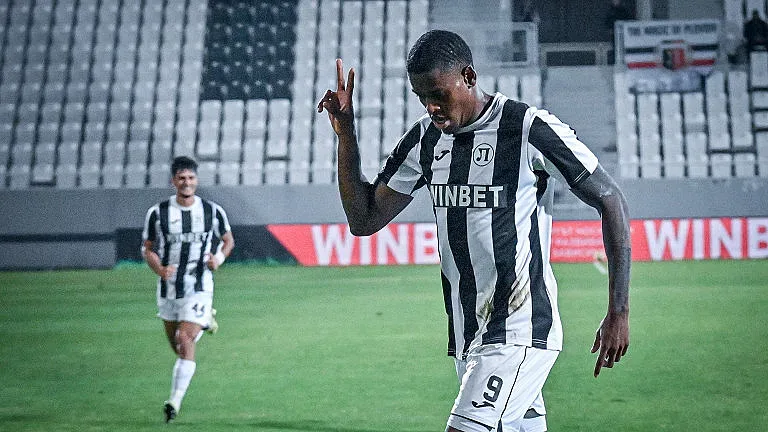 ЦСКА вкарва Левски в трансферна война