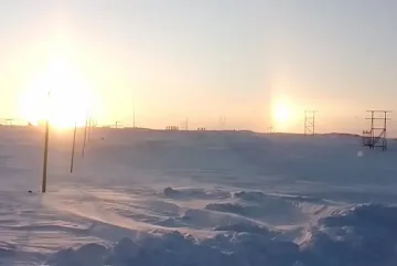 Две слънца изгряха над морето