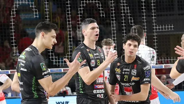 Алекс Николов помете Европа с Лубе