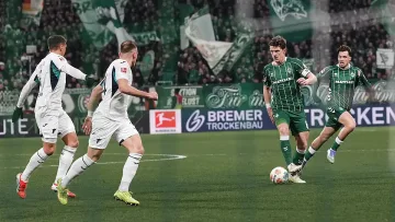 Хофенхайм мачка и с 10 души, Вердер пак потъва