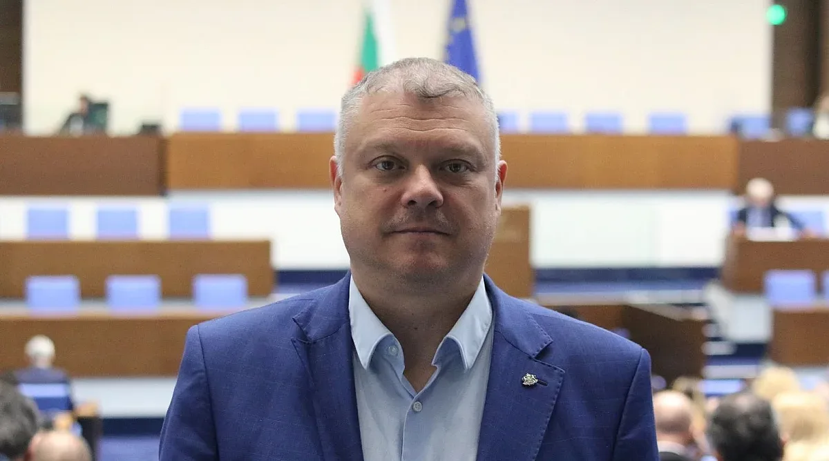 Има ли страх в БСП от отлив към Румен Радев