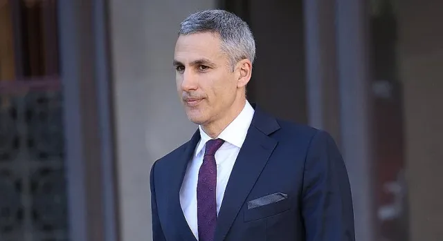 Купувал ли си е шапка Андрей Гюров?