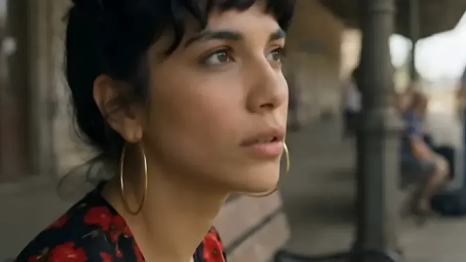 Лолита - румънската "певица", създадена от AI. Чуйте я!