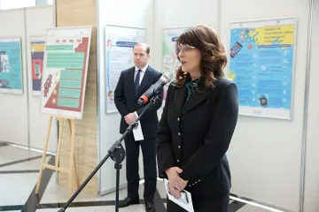 Киберзащитници влезе в парламента. Уникална изложба СНИМКИ