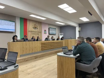 Казанлък с нова стратегия за децата и учениците