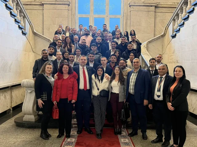 Пеевски се срещна с младежи от област Плевен