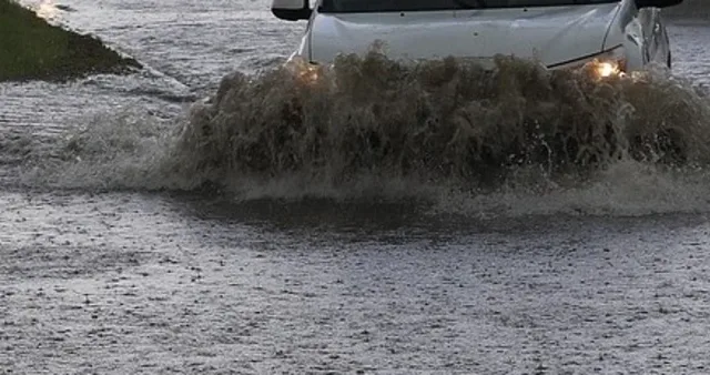 Още една река направи голяма беля. Шофьори на тръни