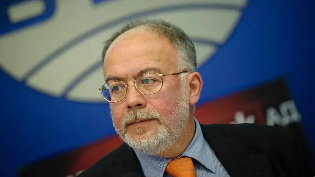 Кольо Колев пред СТАНДАРТ: Радев може да постигне мнозинство с 2 партии