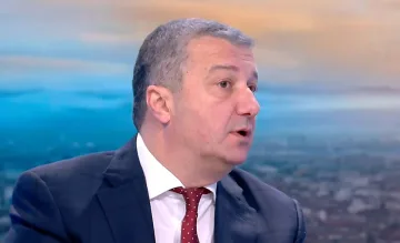 Още един виден бесепар се отказва от участие в изборите