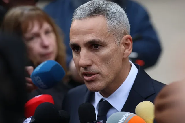 БГ юрист от световна класа каза присъдата за абсурда "Гюров-премиер"