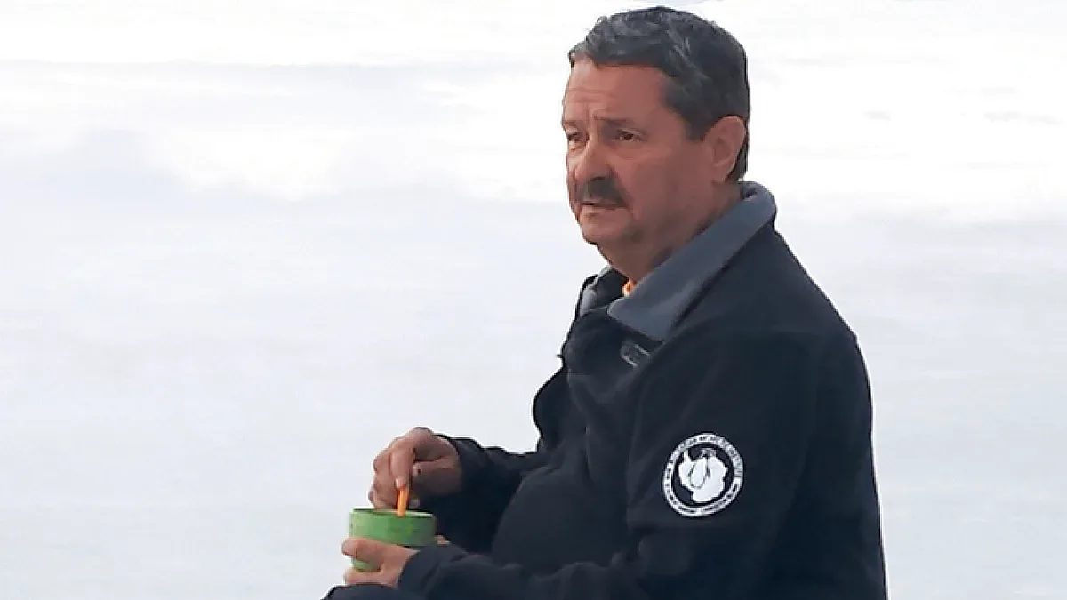 Проф. Георги Рачев пред СТАНДАРТ: Големи пари стоят зад климатичните промени