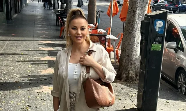 Наша попфолк дива блесна на Алеята на славата в LA (СНИМКА)