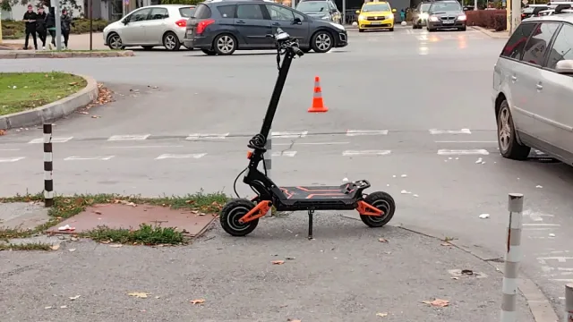 След новите правила за тротинетките - повече неизвестни, отколкото решения