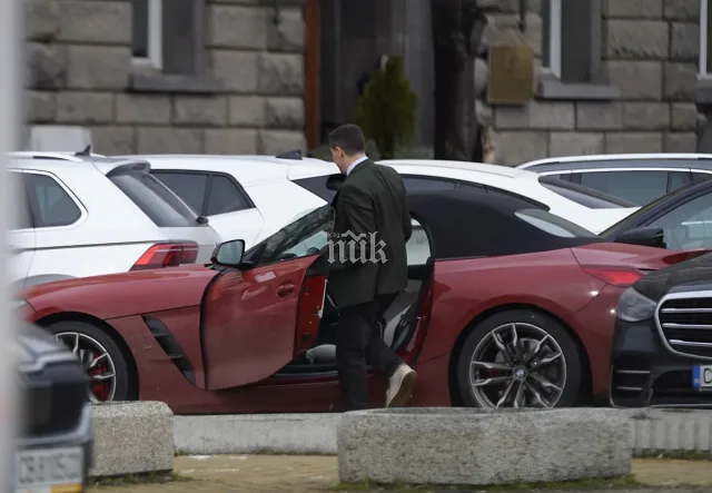 Божанков слезе от "Hello kitty", яхна спортен звяр СНИМКИ